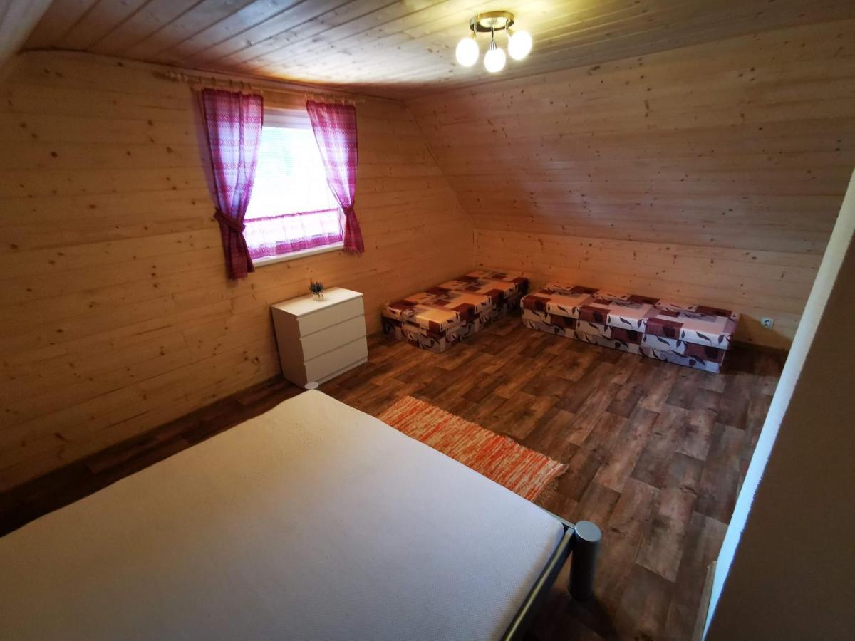 Chata Baska Na Liptove S Vlastnym Dvorom Liptovský Mikuláš Exterior foto